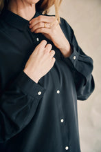 Load image into Gallery viewer, Signature silk shirt - black