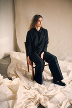 Load image into Gallery viewer, Tailored suit jacket silk/linen - black