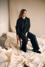 Load image into Gallery viewer, Tailored suit jacket silk/linen black