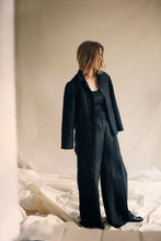Load image into Gallery viewer, Tailored suit jacket silk/linen black