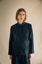 Load image into Gallery viewer, Tailored suit jacket silk/linen black
