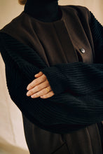 Load image into Gallery viewer, Knitted turtleneck jumper
