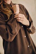 Load image into Gallery viewer, Signature silk shirt - brown