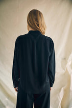 Load image into Gallery viewer, Signature silk shirt - black