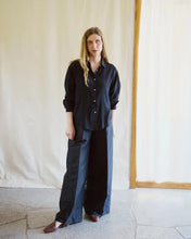 Load image into Gallery viewer, Signature silk shirt - black