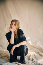 Load image into Gallery viewer, Signature silk shirt - black