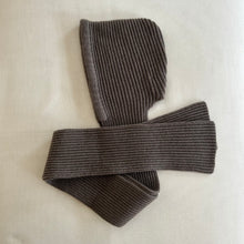 Load image into Gallery viewer, Wool hooded scarf - brown