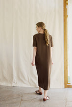 Load image into Gallery viewer, Short sleeved silk dress - brown