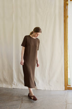 Load image into Gallery viewer, Short sleeved silk dress - brown