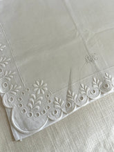 Load image into Gallery viewer, Travel bag with hemstitch
