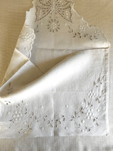 Load image into Gallery viewer, Travel bag, hemstitch butterfly
