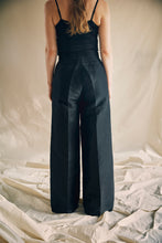 Load image into Gallery viewer, Tailored wide trousers silk/linen black
