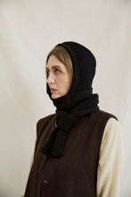 Load image into Gallery viewer, Merino wool hooded scarf black
