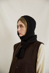 Merino wool hooded scarf black