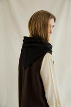 Load image into Gallery viewer, Merino wool triangle scarf black
