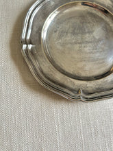 Load image into Gallery viewer, Decorative plate
