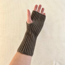 Load image into Gallery viewer, Wool wrist warmers - brown
