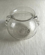 Load image into Gallery viewer, Glass vase
