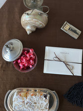 Load image into Gallery viewer, Pewter Box, Bud
