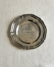 Load image into Gallery viewer, Decorative plate
