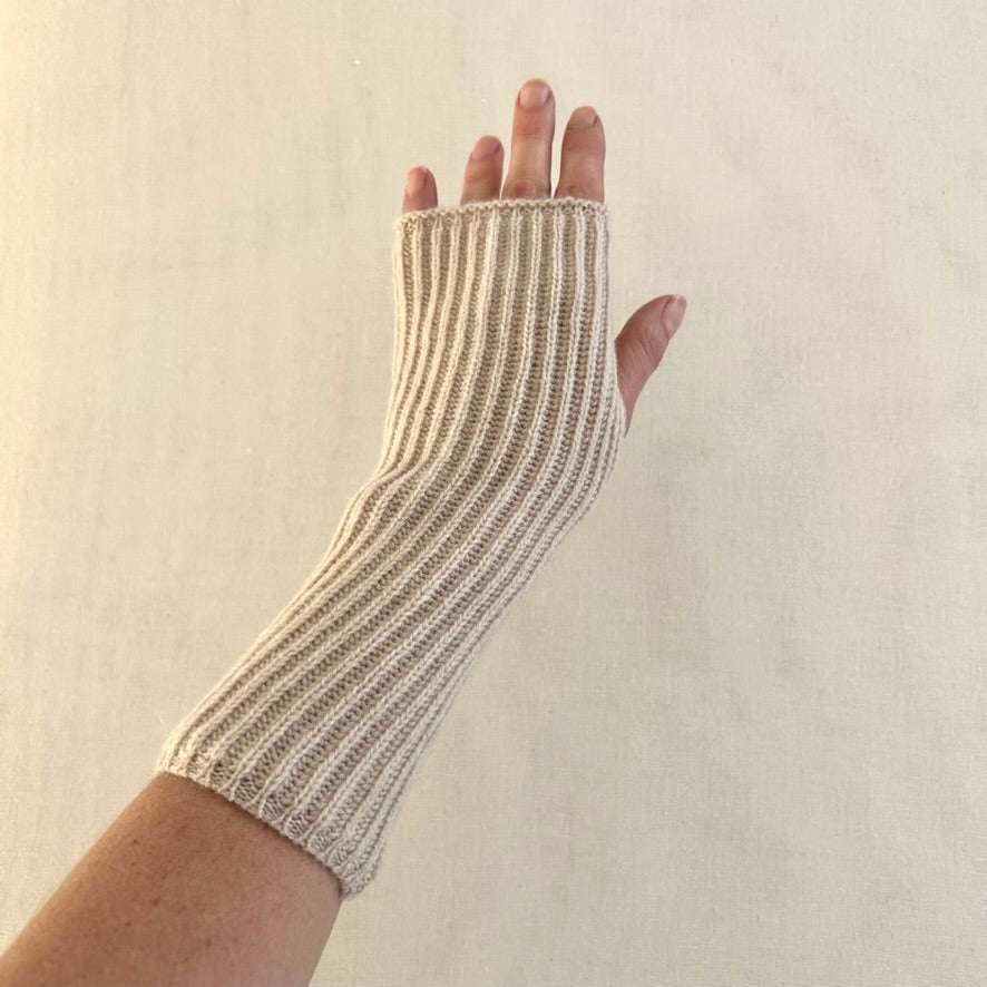 Wool wrist warmers - beige