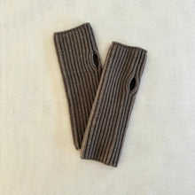 Load image into Gallery viewer, Wool wrist warmers - brown
