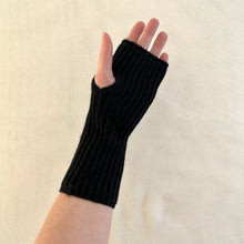 Load image into Gallery viewer, Wool wrist warmers - black
