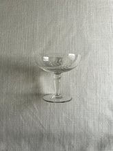 Load image into Gallery viewer, Champagne coups
