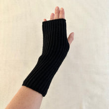 Load image into Gallery viewer, Wool wrist warmers - black
