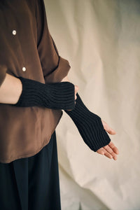 Alpaca wool wrist warmers - black