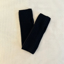 Load image into Gallery viewer, Wool wrist warmers - black
