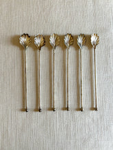 Load image into Gallery viewer, Stirrer, shell
