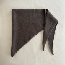 Load image into Gallery viewer, Wool triangle scarf brown - Large
