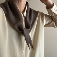 Load image into Gallery viewer, Wool triangle scarf brown - Large
