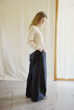 Load image into Gallery viewer, Tailored wide trousers silk/linen black
